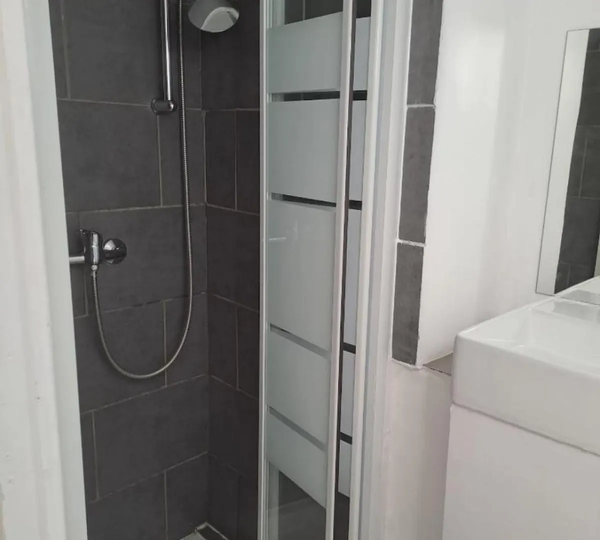 Budgetbnb 195B, Studette Porte D 'Italie Popular Street Toulon
